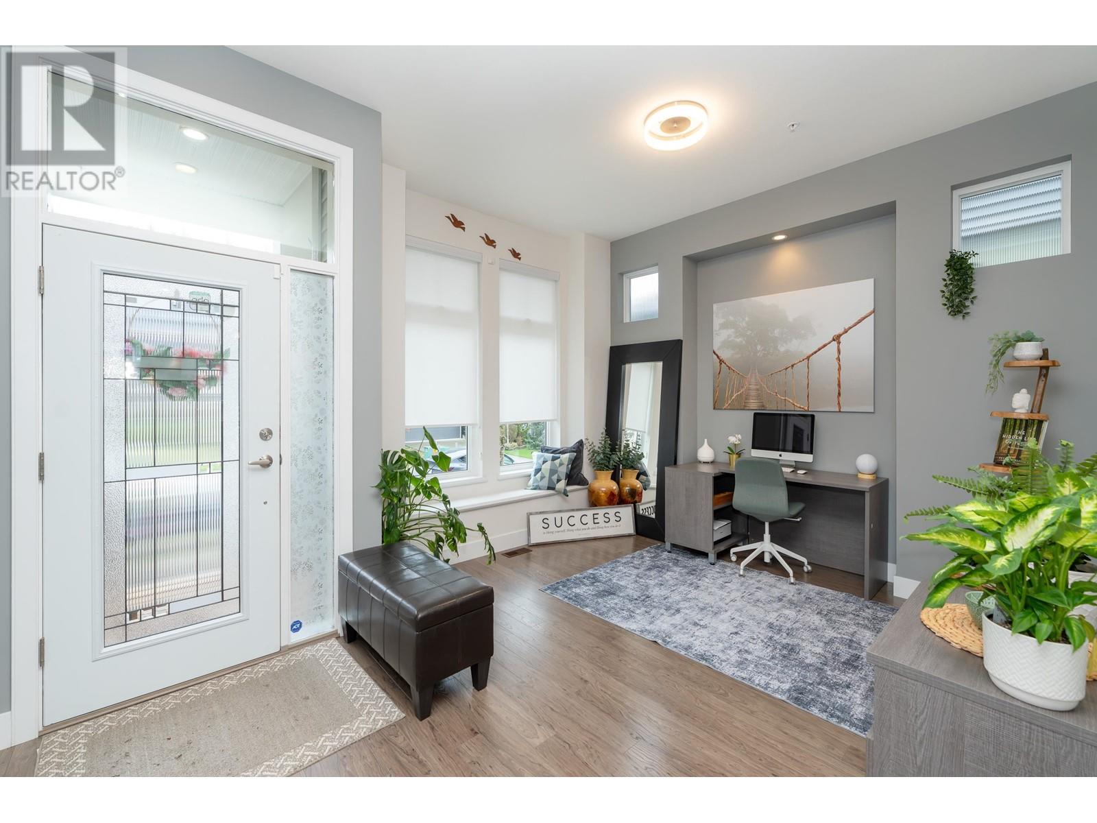 10501 Robertson Street, Maple Ridge, British Columbia  V2W 0H8 - Photo 5 - R2862542