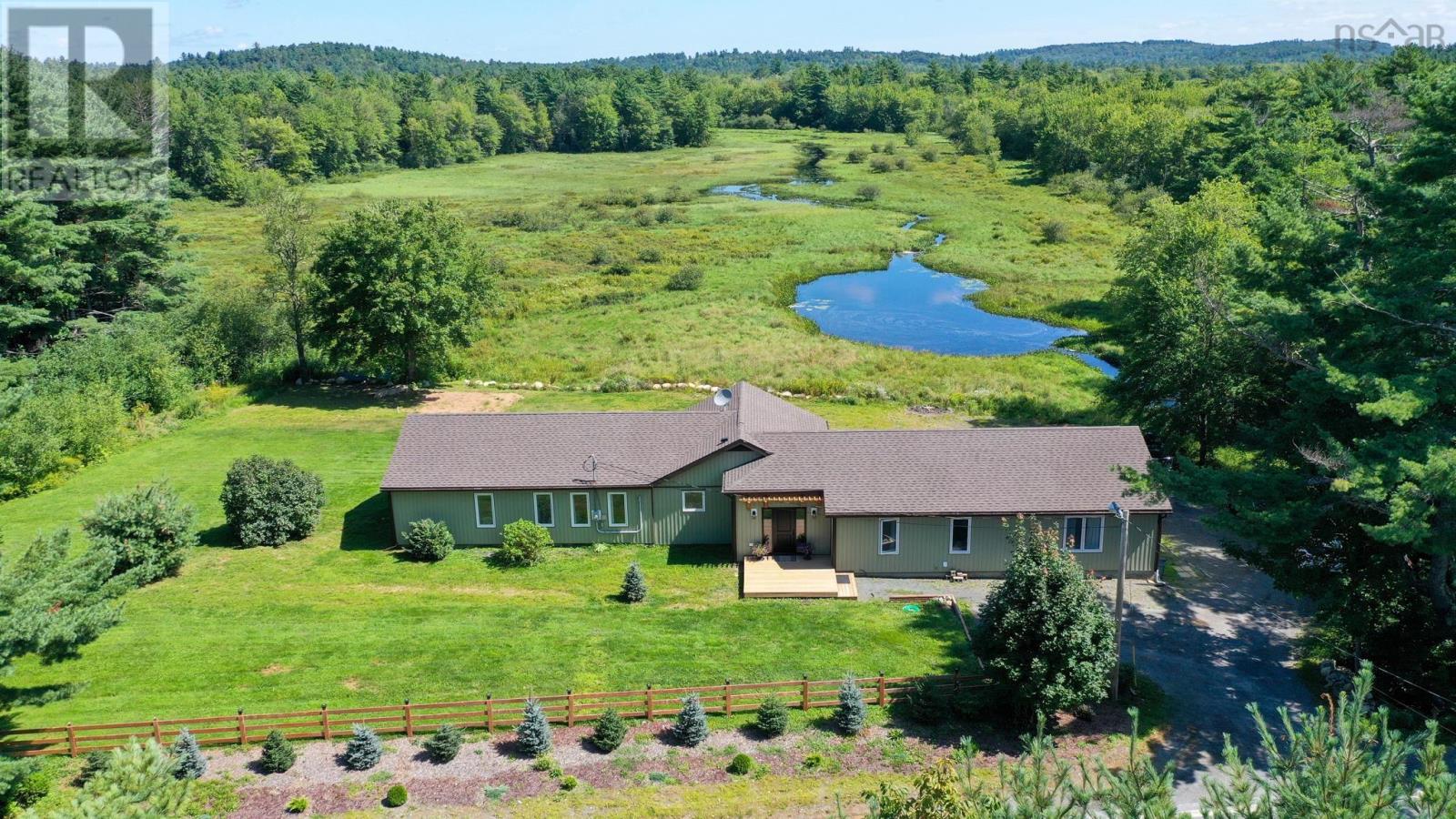 8710 Highway 8, South Brookfield, Nova Scotia  B0T 1X0 - Photo 1 - 202405378