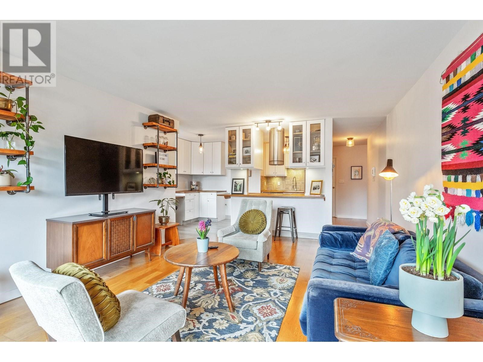 304 1611 E 3rd Avenue, Vancouver, British Columbia  V5N 1H1 - Photo 1 - R2862558