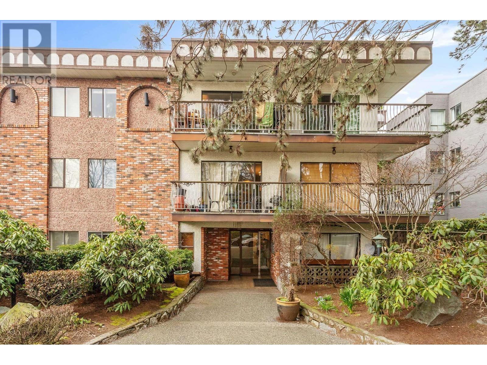 304 1611 E 3rd Avenue, Vancouver, British Columbia  V5N 1H1 - Photo 2 - R2862558