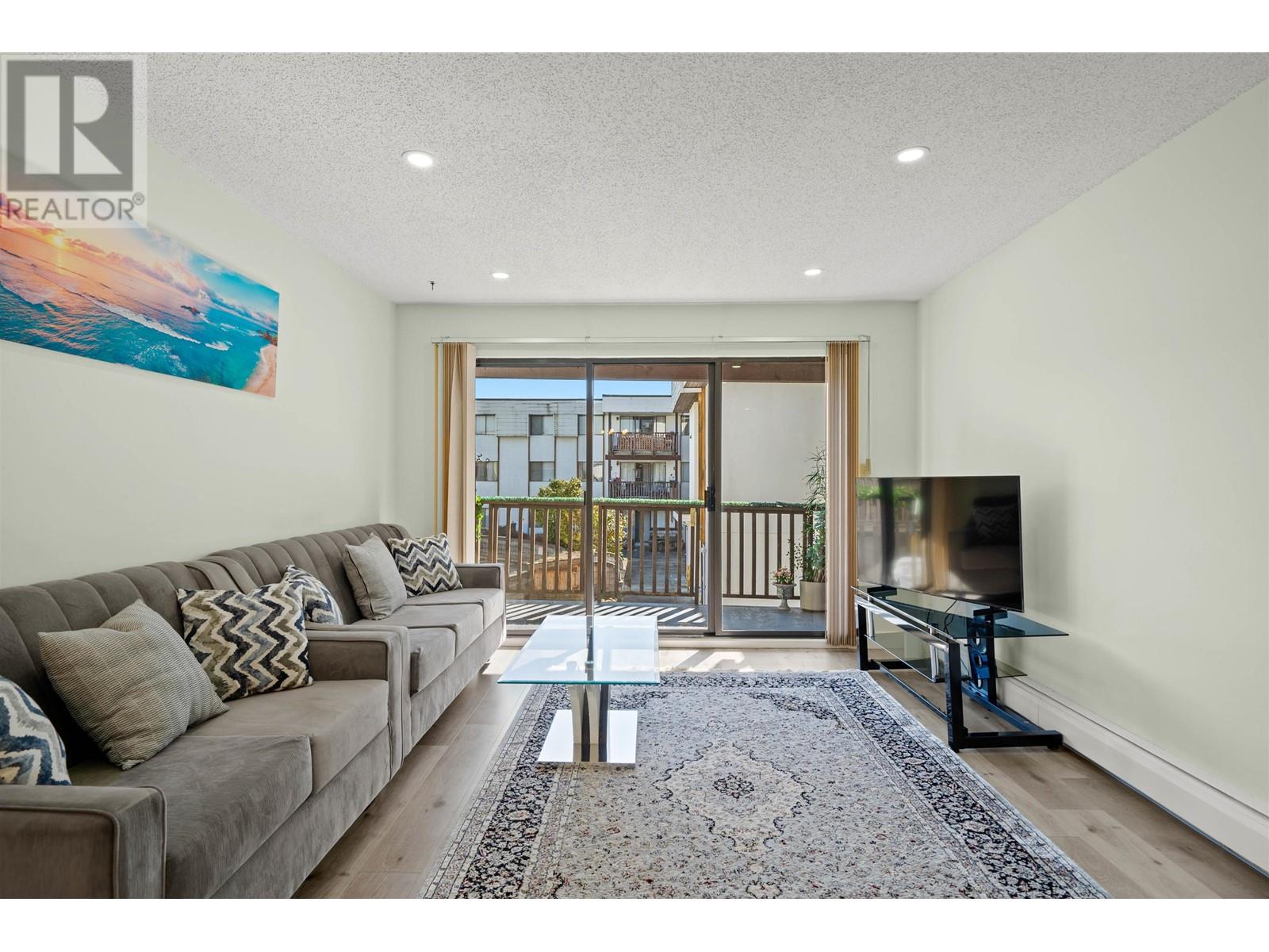 219 12170 222 Street, Maple Ridge, British Columbia  V2X 8H1 - Photo 2 - R2862611