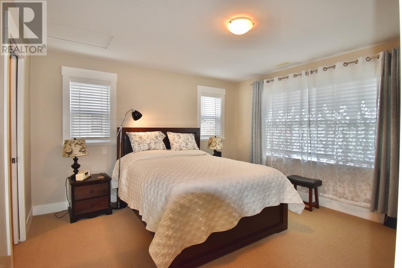 1047 Woodsworth Road, Gibsons, British Columbia  V0N 1V7 - Photo 14 - R2862595