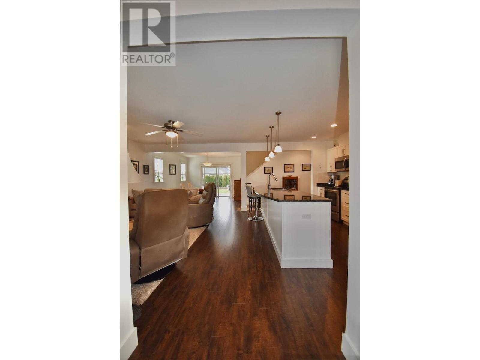 1047 Woodsworth Road, Gibsons, British Columbia  V0N 1V7 - Photo 4 - R2862595