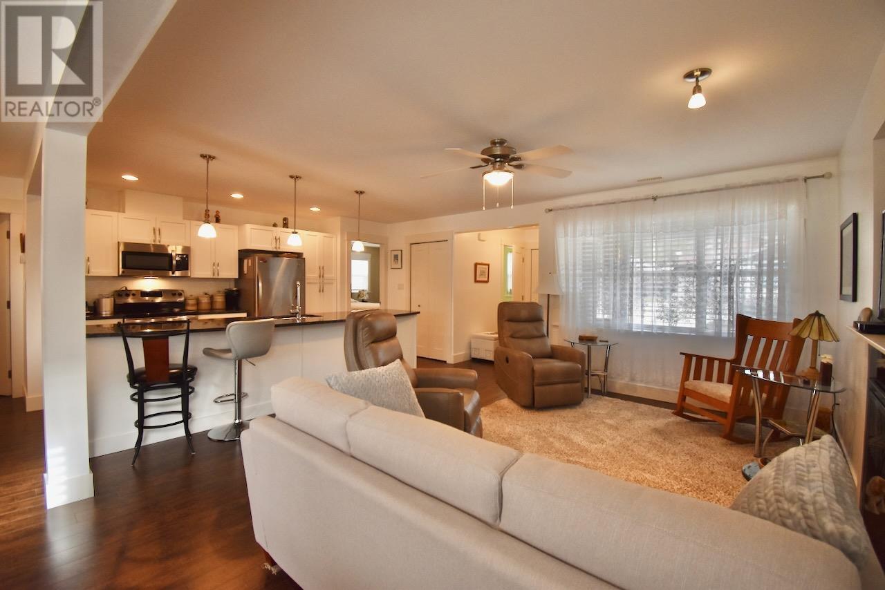 1047 Woodsworth Road, Gibsons, British Columbia  V0N 1V7 - Photo 7 - R2862595