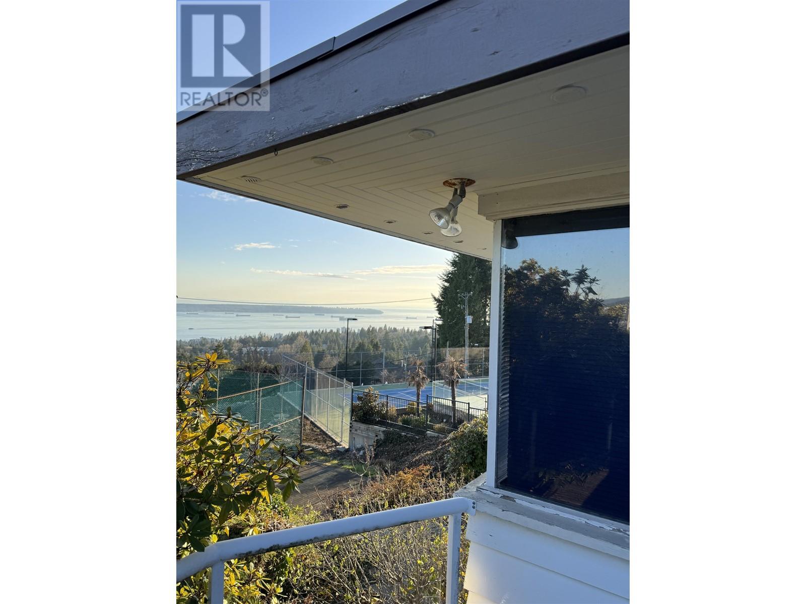 1028 Eyremount Drive, West Vancouver, British Columbia  V7S 2B3 - Photo 21 - R2862600