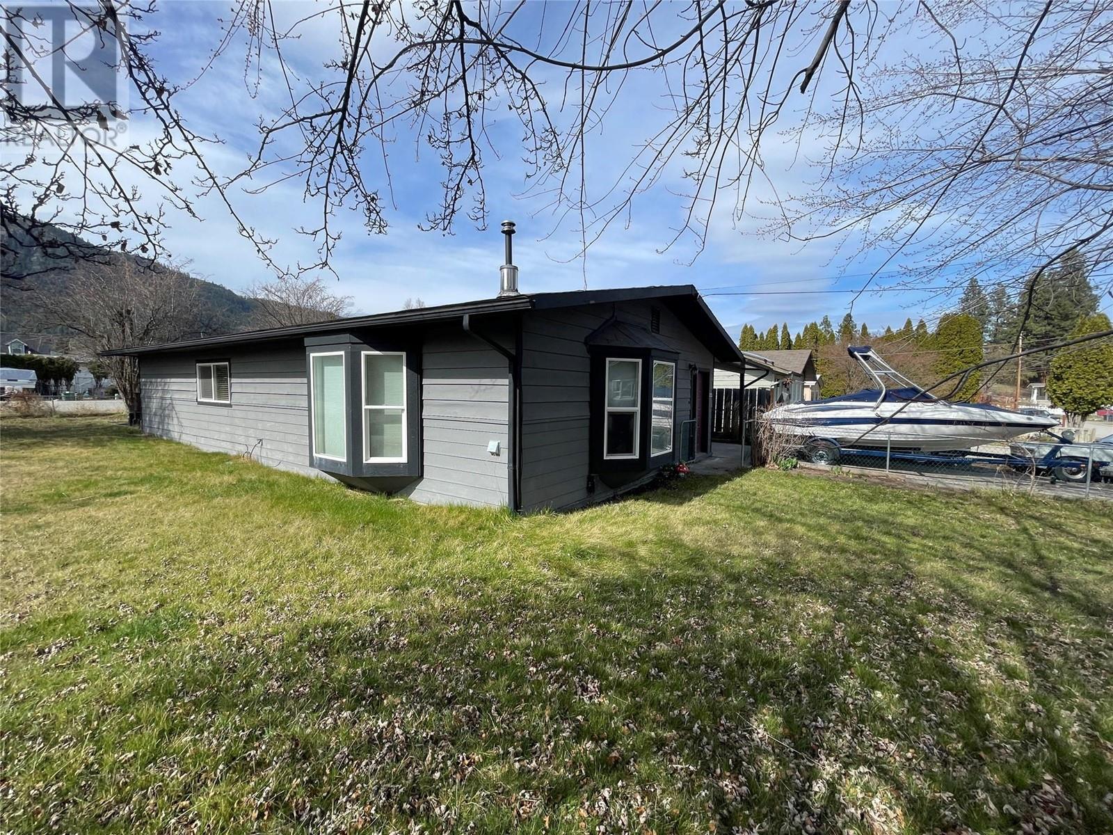 Okanagan Falls House for sale:  3 bedroom 1,200 sq.ft. (Listed 2106-02-06)