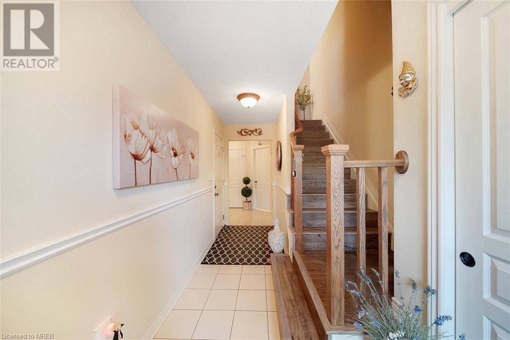 7542 Clubview Lane, Niagara Falls, Ontario  L2G 0A8 - Photo 3 - 40560984
