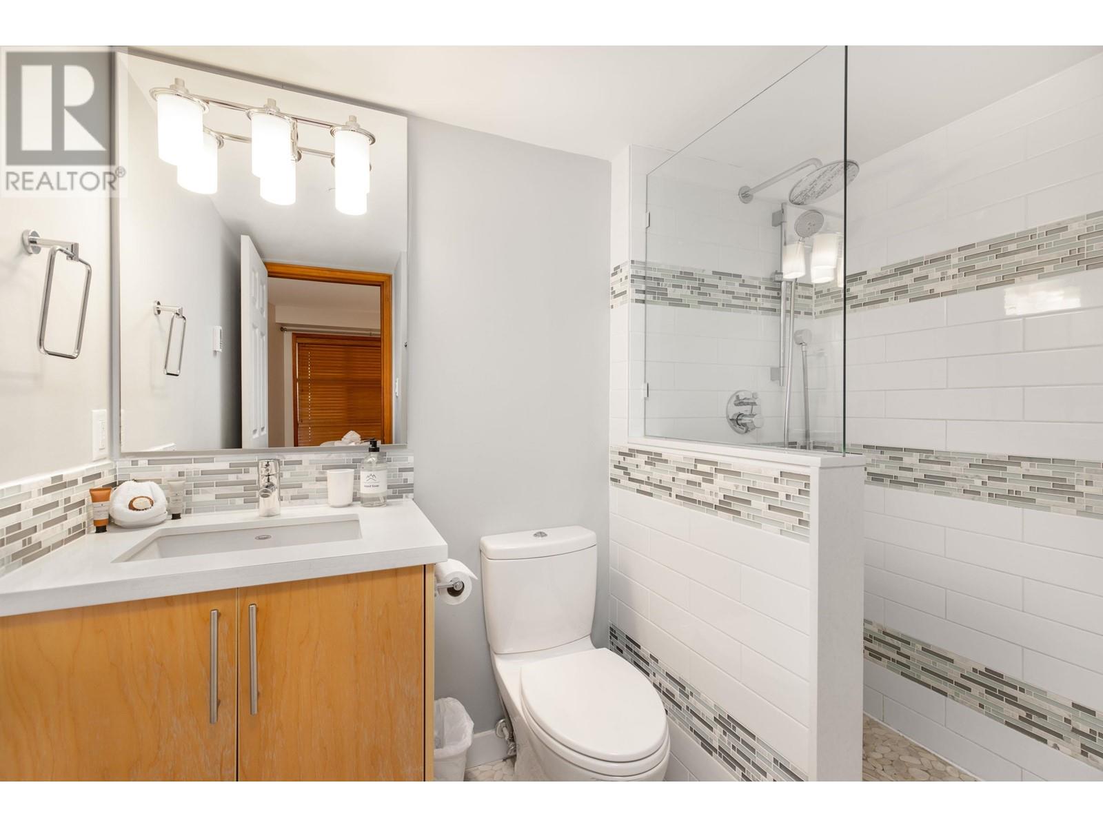 558 4800 Spearhead Drive, Whistler, British Columbia  V8E 1G1 - Photo 4 - R2862698