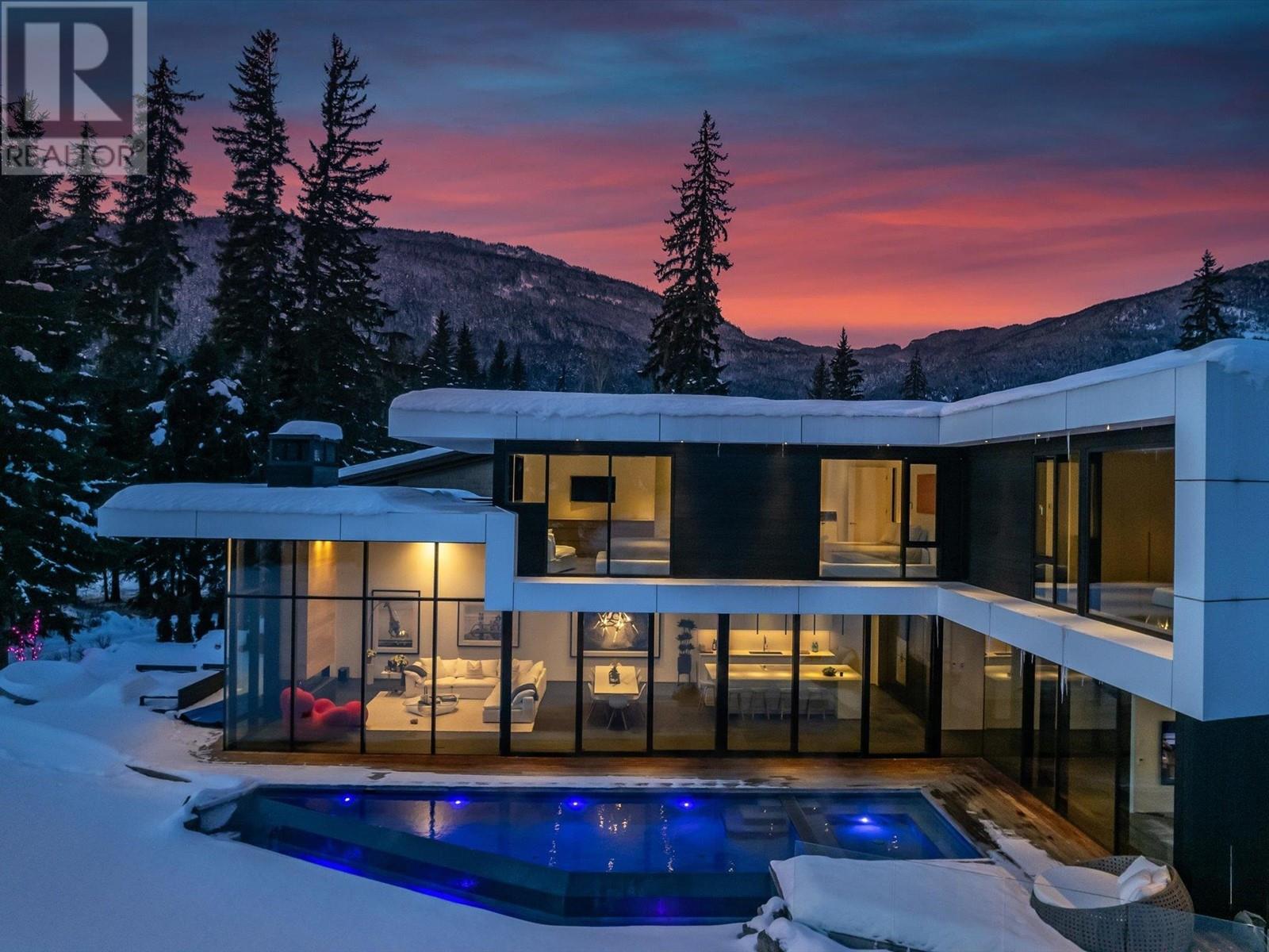 8080 Cypress Place, Whistler, British Columbia  V8E 1J9 - Photo 29 - R2862758