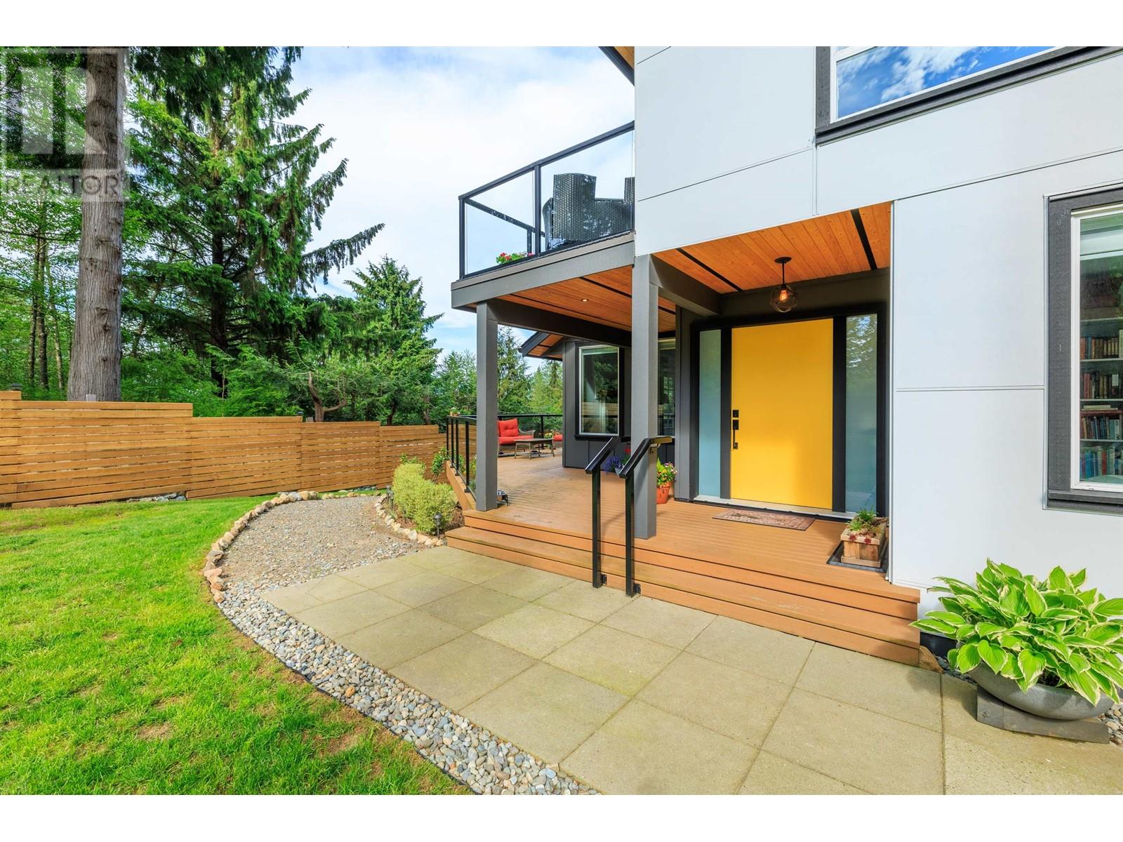597 Willie's Way Way, Bowen Island, British Columbia  V0N 1G2 - Photo 2 - R2862765