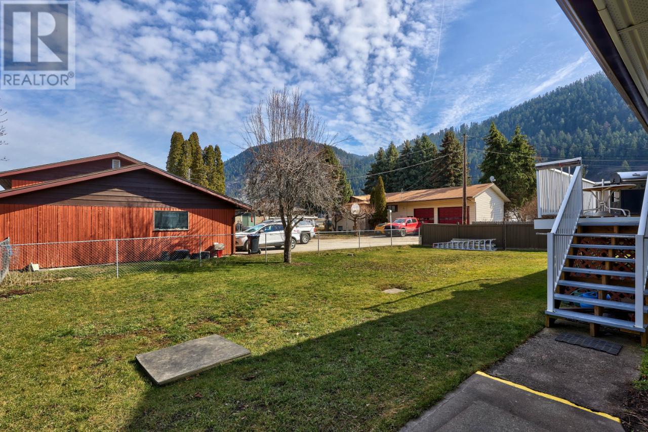 319 Brooke Drive, Chase, British Columbia  V0E 1M0 - Photo 39 - 177409