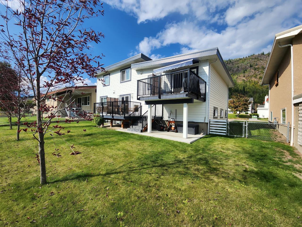 3850 Dogwood Drive, Trail, British Columbia  V1R 2V5 - Photo 3 - 2475675
