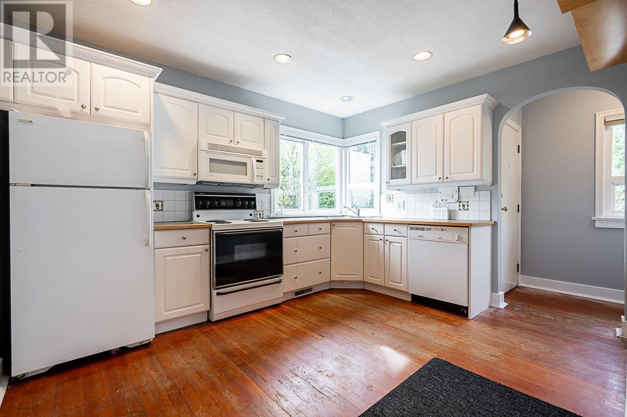321 Devoy Street, New Westminster, British Columbia  V3L 4E8 - Photo 8 - R2862722