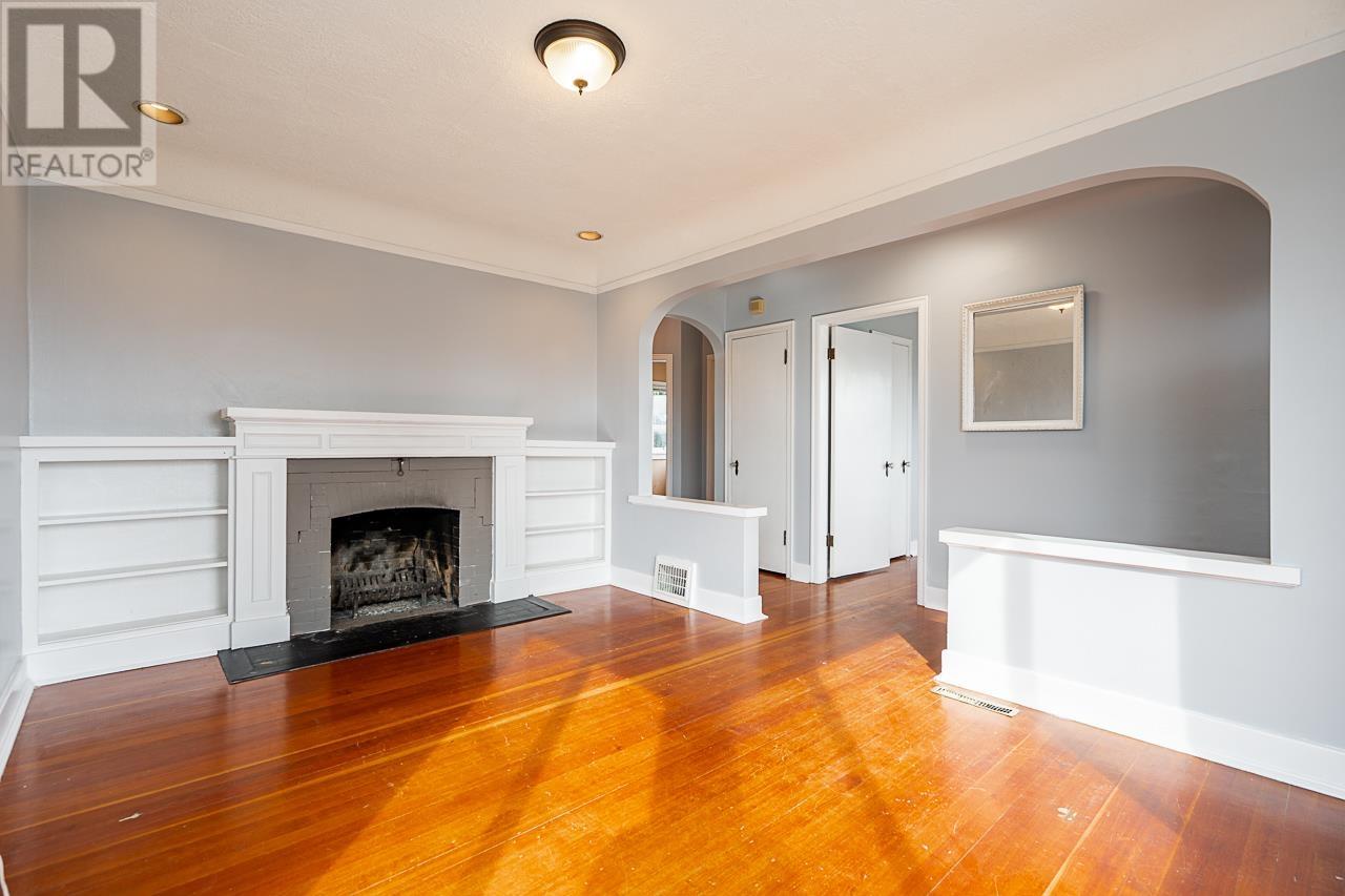321 Devoy Street, New Westminster, British Columbia  V3L 4E8 - Photo 3 - R2862722
