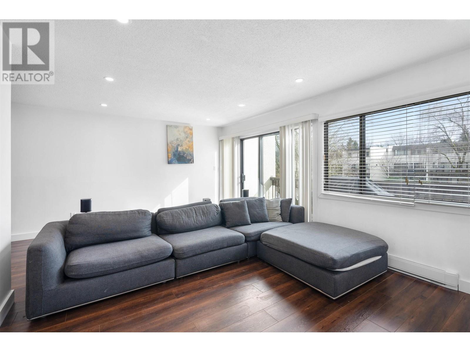 8 7311 Montecito Drive, Burnaby, British Columbia  V5A 1R2 - Photo 4 - R2862922