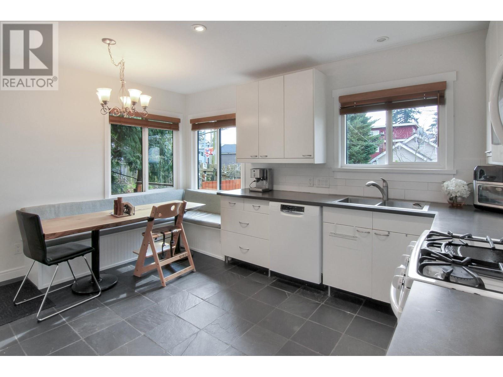 1205 Seventh Avenue, New Westminster, British Columbia  V3M 2J8 - Photo 17 - R2862924
