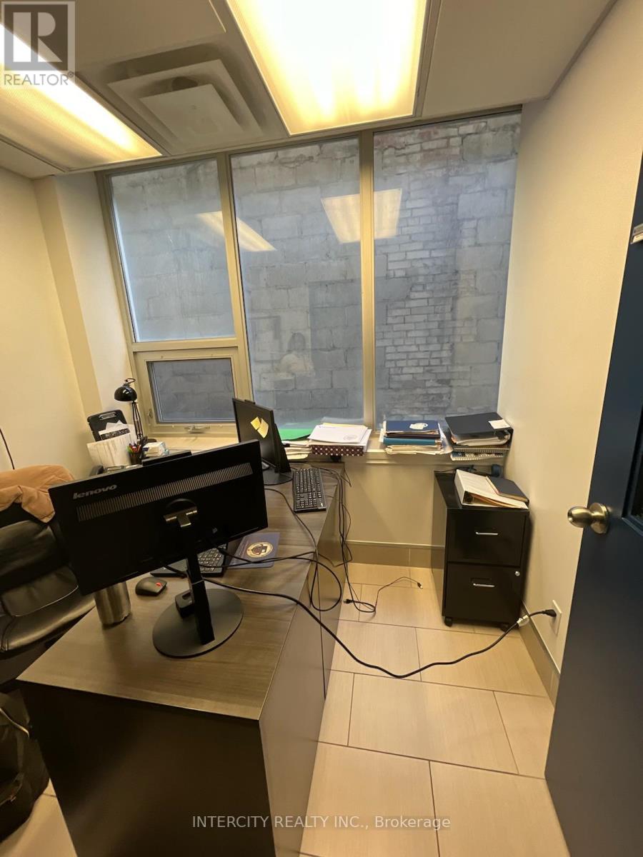 200 - 20 Eglinton Avenue E, Toronto, Ontario  M4P 1A6 - Photo 12 - C8172402