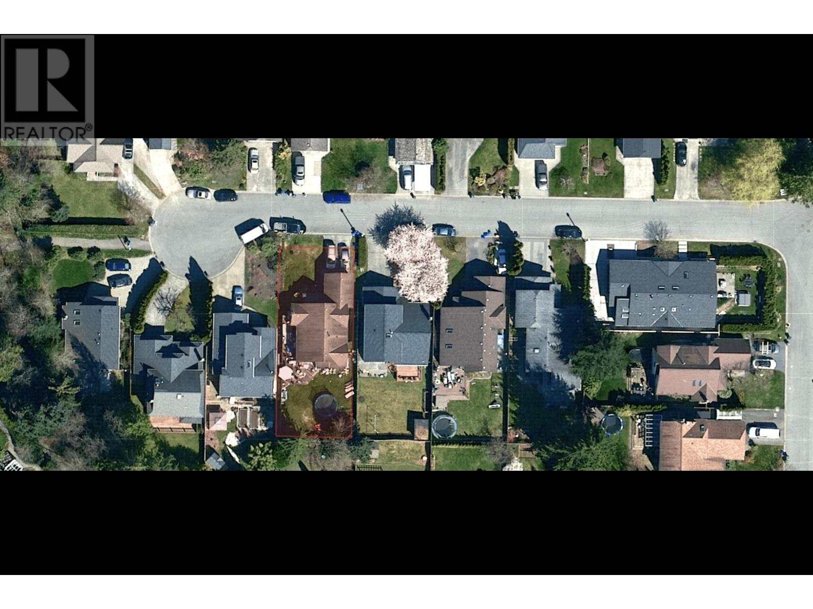 3821 Orlohma Place, North Vancouver, British Columbia  V7G 2K5 - Photo 2 - R2862981