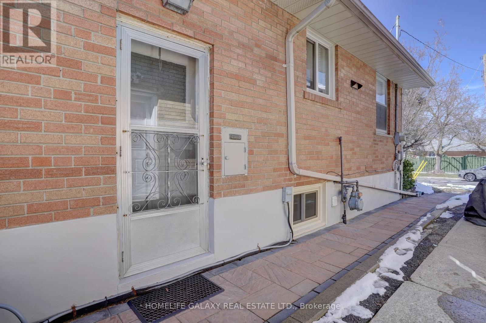 #bsmt -124 Thicketwood Dr, Toronto, Ontario  M1J 2A3 - Photo 2 - E8173348