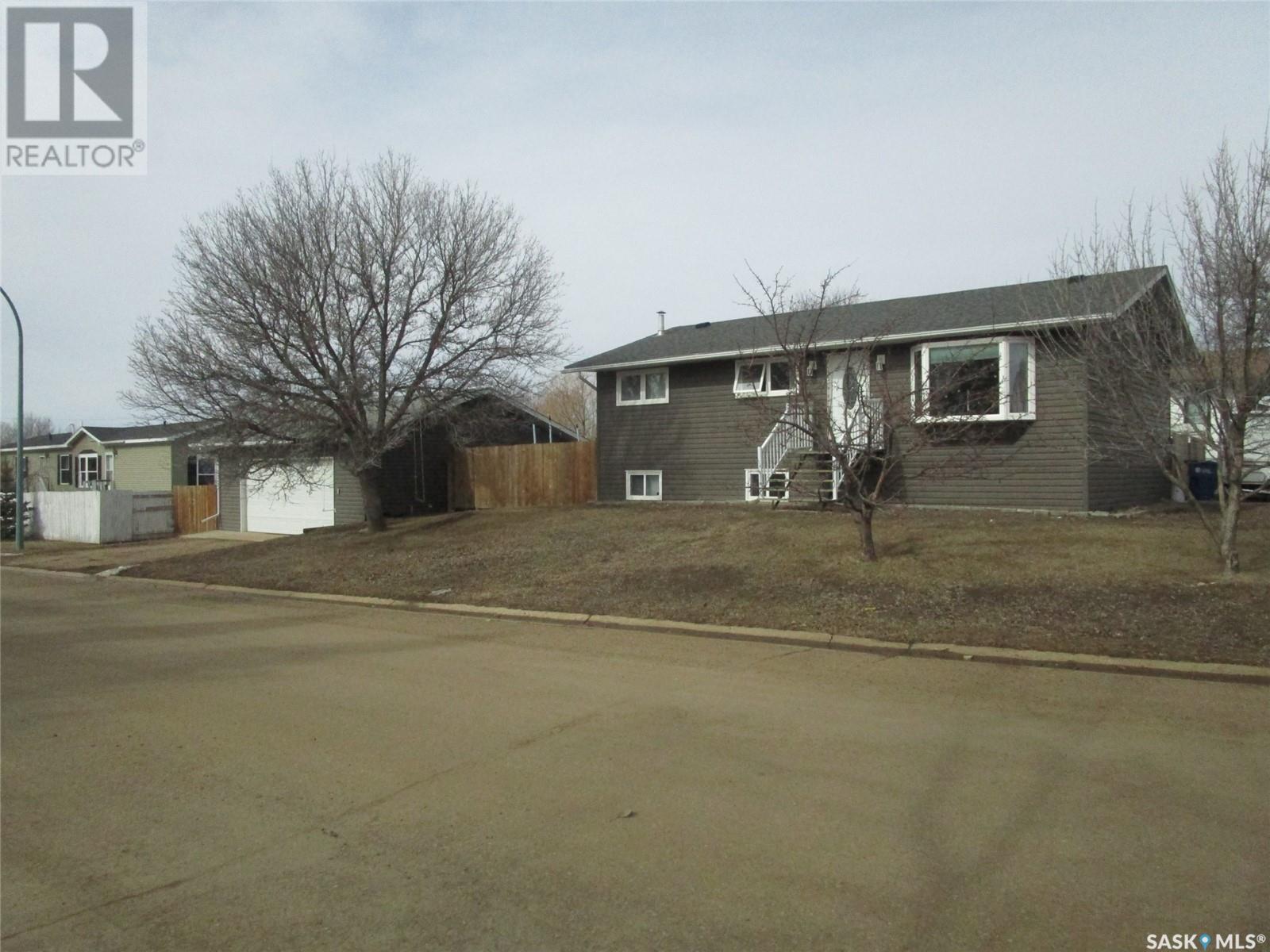 224 Crawford Avenue, Coronach, Saskatchewan  S0H 0Z0 - Photo 1 - SK963103