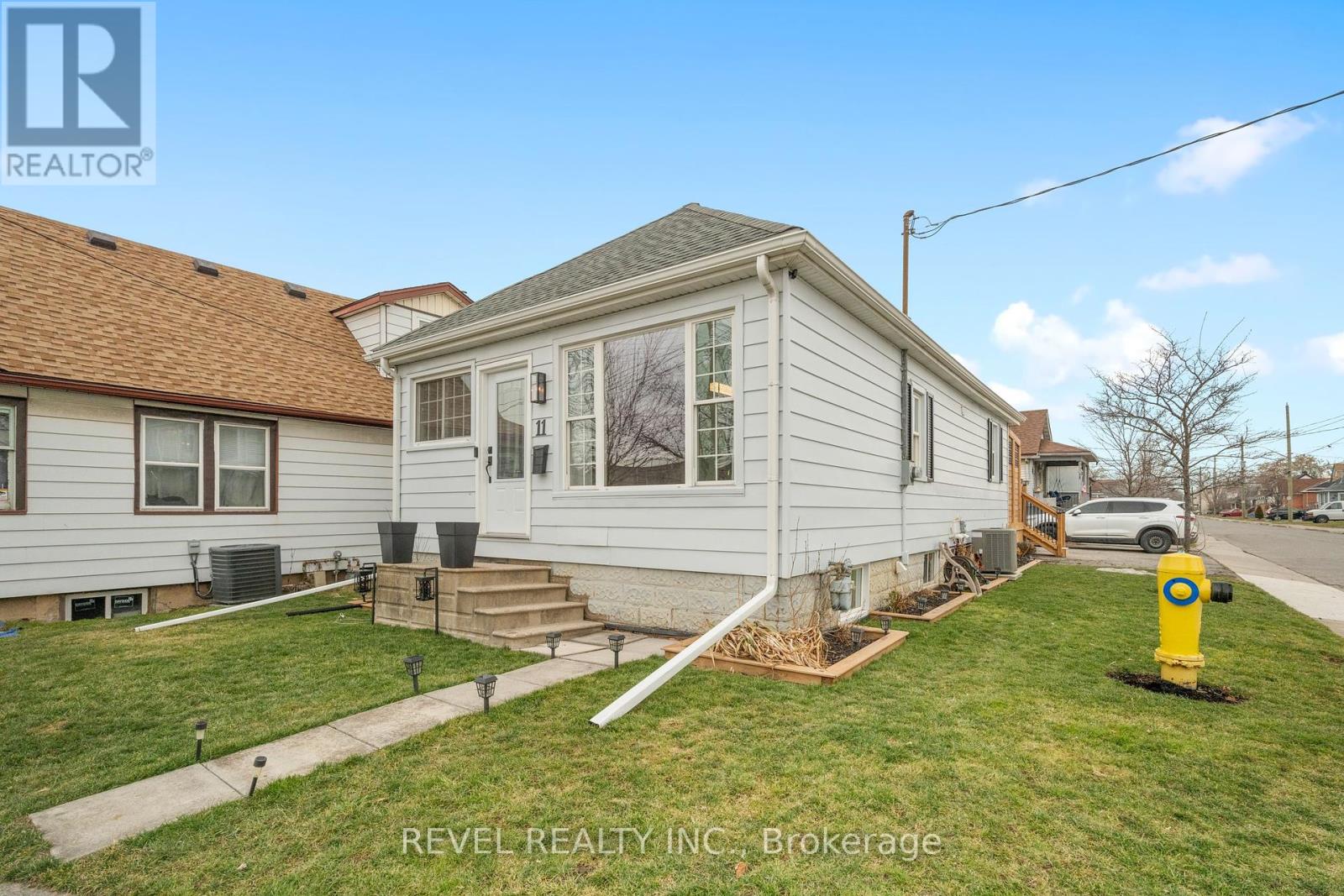11 Delaware St, St. Catharines, Ontario  L2M 5L7 - Photo 3 - X8174026