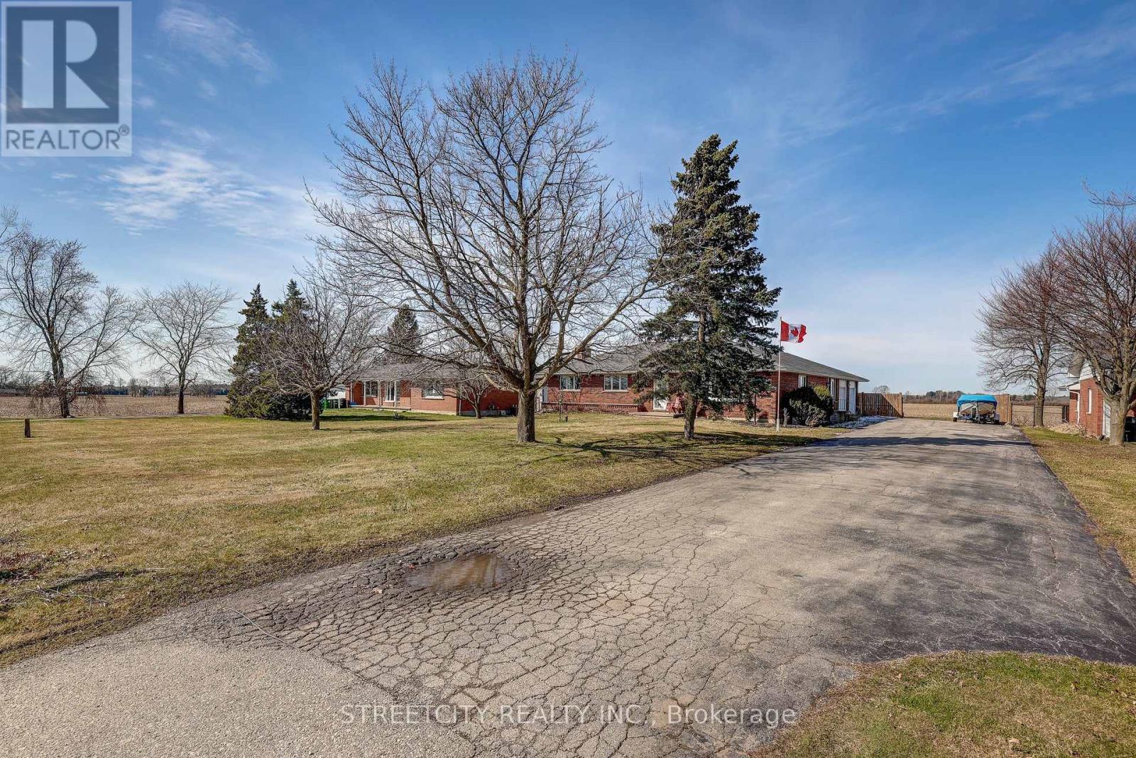 7203 Sunset Rd, Central Elgin, Ontario  N5P 3S8 - Photo 2 - X8174236