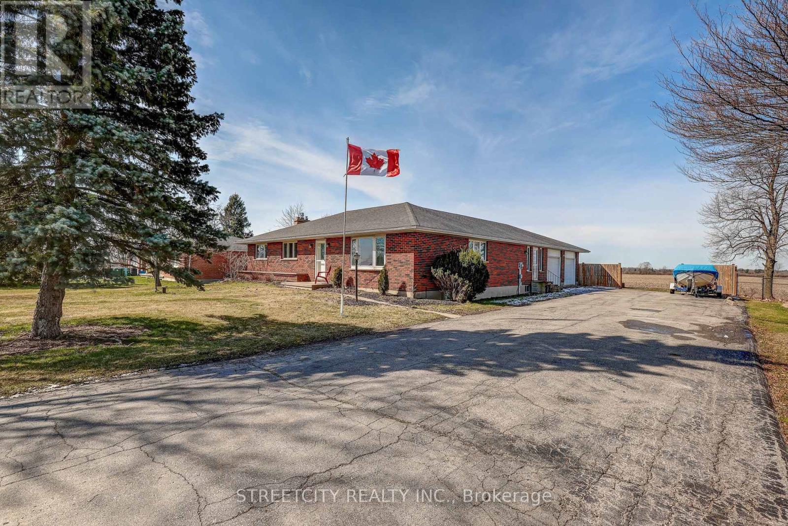 7203 Sunset Rd, Central Elgin, Ontario  N5P 3S8 - Photo 4 - X8174236