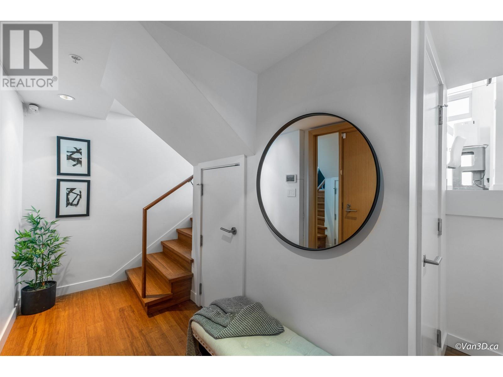 Ph7 777 Richards Street, Vancouver, British Columbia  V6B 0M6 - Photo 2 - R2863030