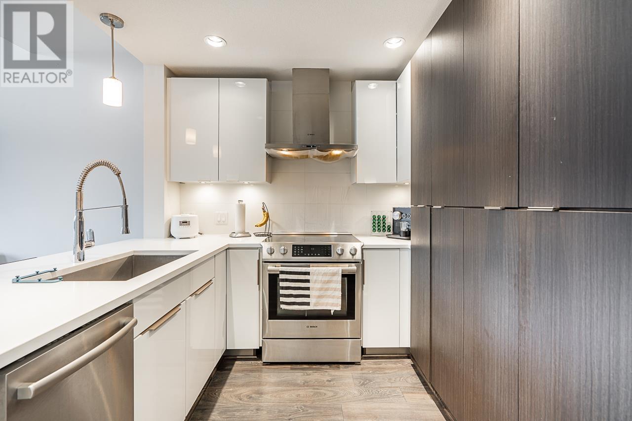 733 W 3rd Street, North Vancouver, British Columbia  V7M 0C8 - Photo 3 - R2863041