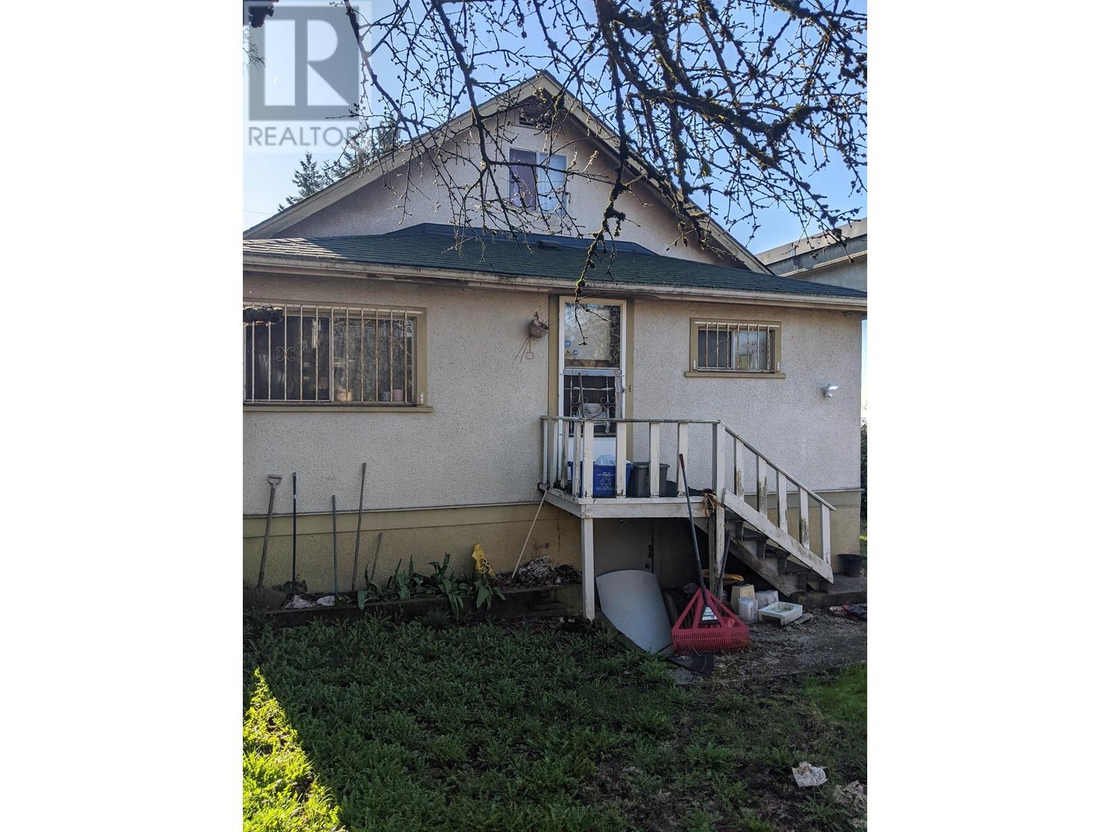 2323 Dublin Street, New Westminster, British Columbia  V3M 3B3 - Photo 3 - R2863036