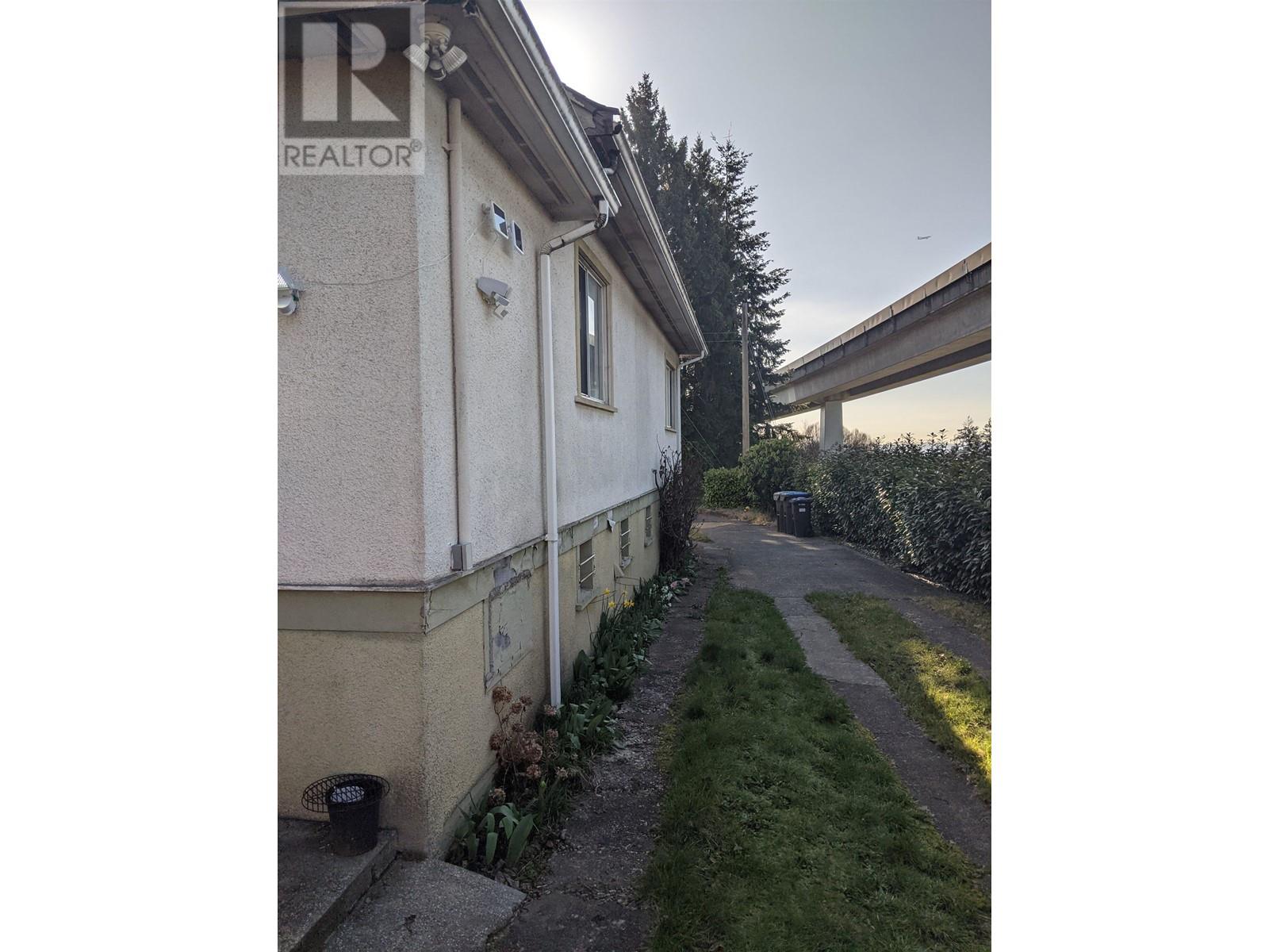 2323 Dublin Street, New Westminster, British Columbia  V3M 3B3 - Photo 4 - R2863036