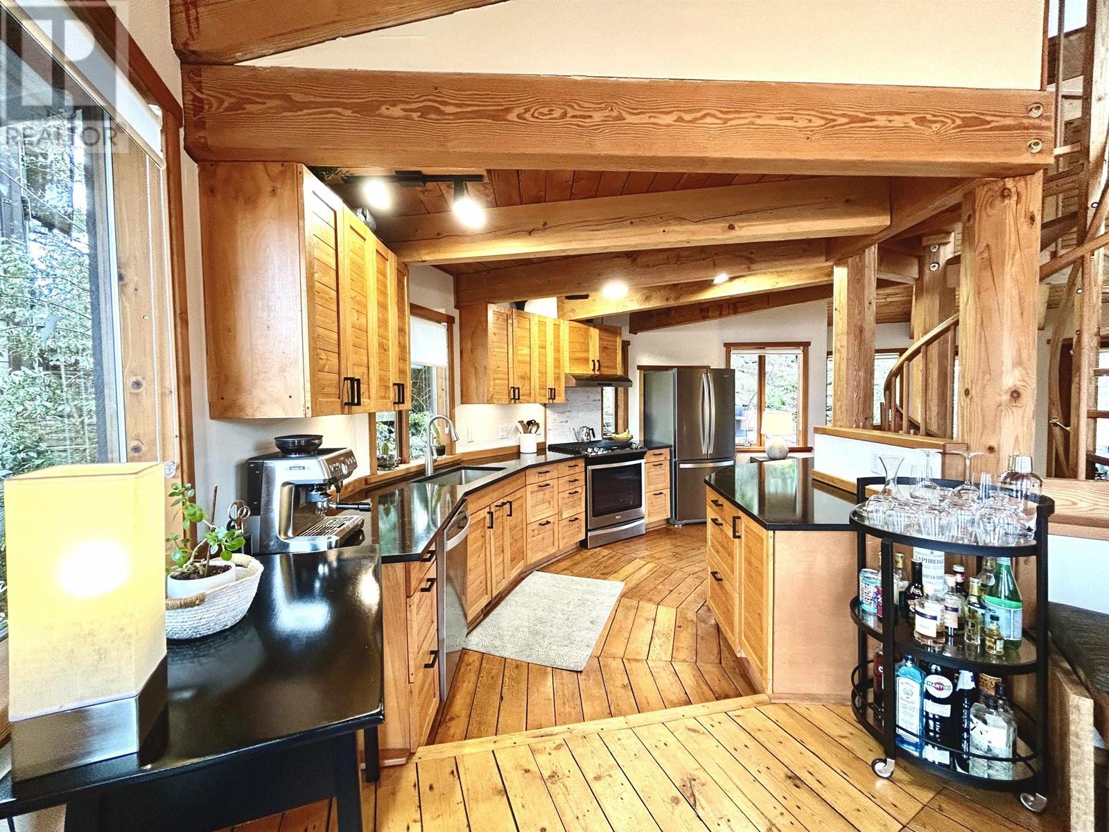 395 Skyline Drive, Gibsons, British Columbia  V0N 1V8 - Photo 15 - R2863040