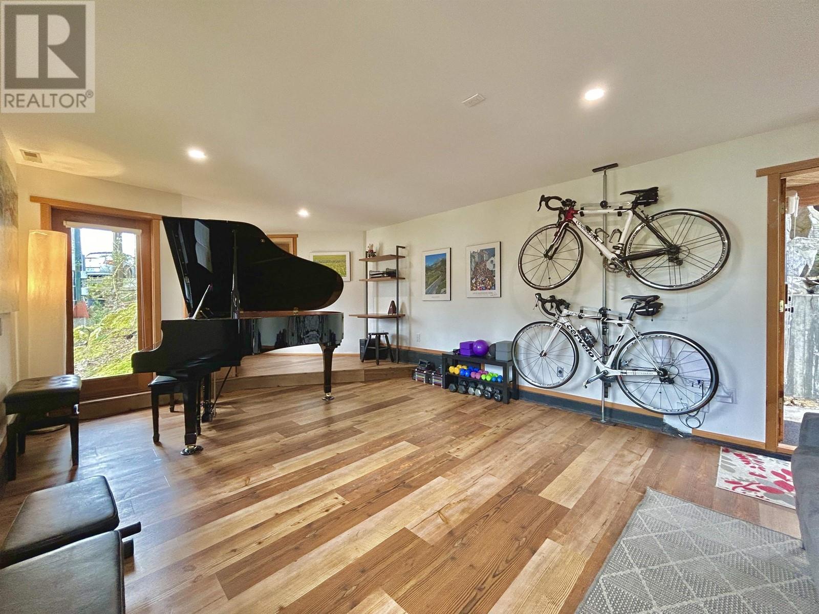 395 Skyline Drive, Gibsons, British Columbia  V0N 1V8 - Photo 30 - R2863040