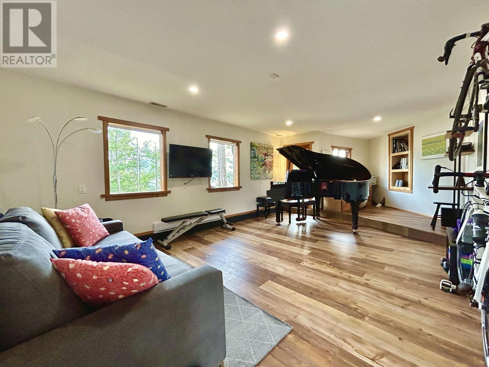 395 Skyline Drive, Gibsons, British Columbia  V0N 1V8 - Photo 32 - R2863040