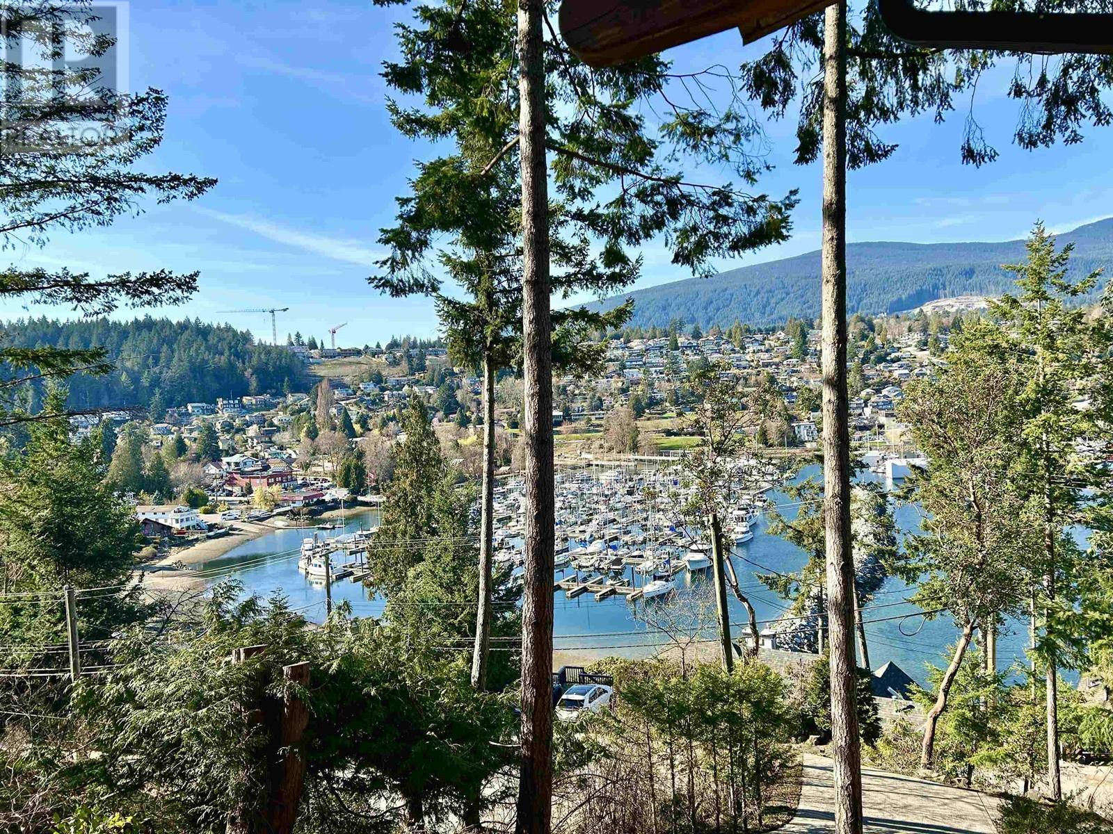 395 Skyline Drive, Gibsons, British Columbia  V0N 1V8 - Photo 4 - R2863040