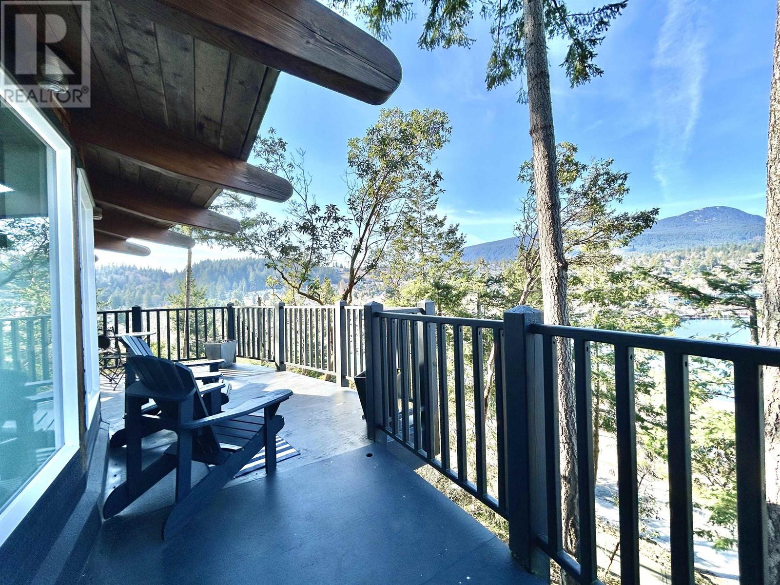 395 Skyline Drive, Gibsons, British Columbia  V0N 1V8 - Photo 8 - R2863040