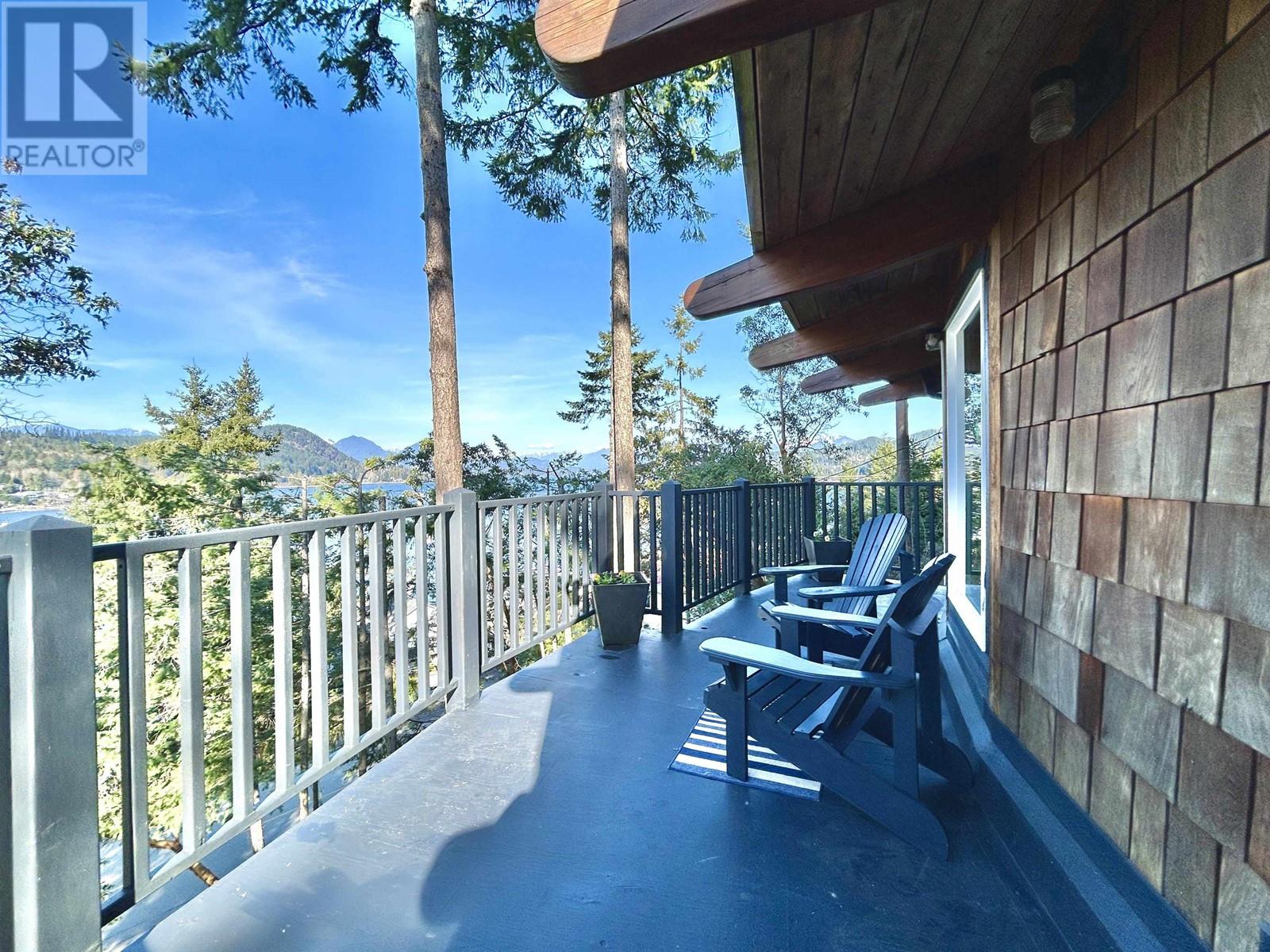395 Skyline Drive, Gibsons, British Columbia  V0N 1V8 - Photo 9 - R2863040