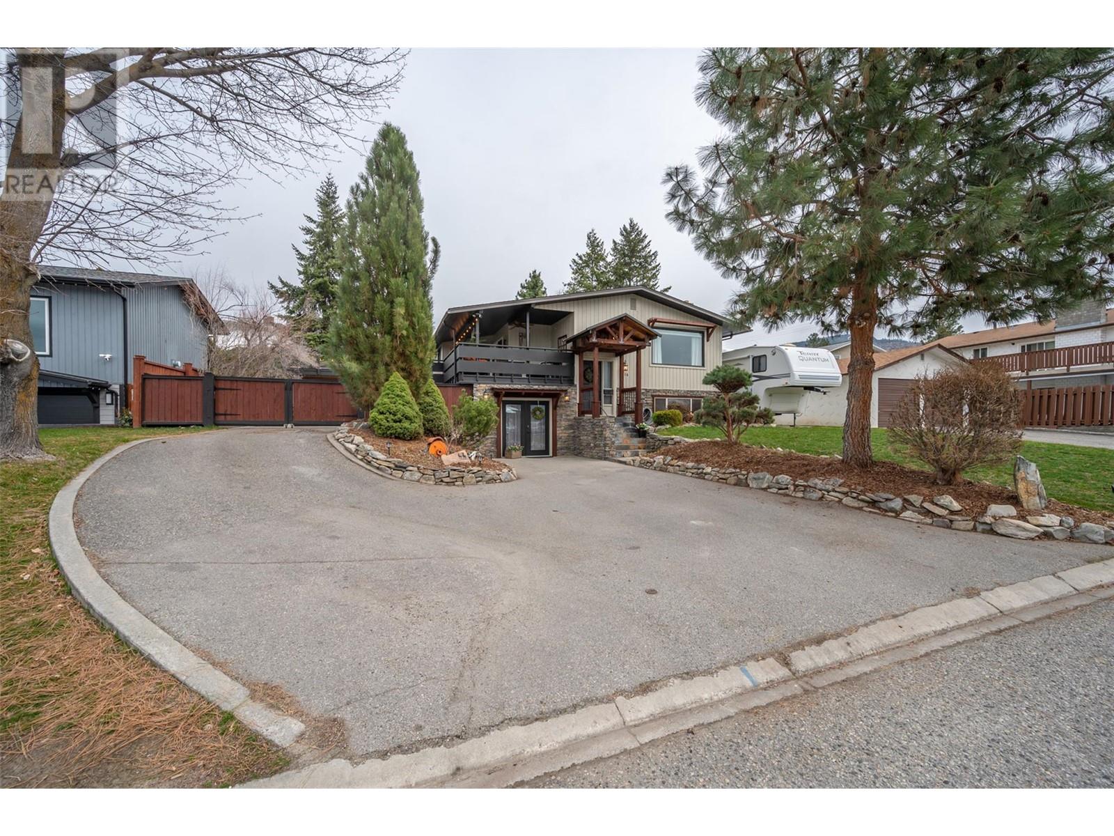 116 Maccleave Court, Penticton, British Columbia  V2A 3Y8 - Photo 3 - 10308097