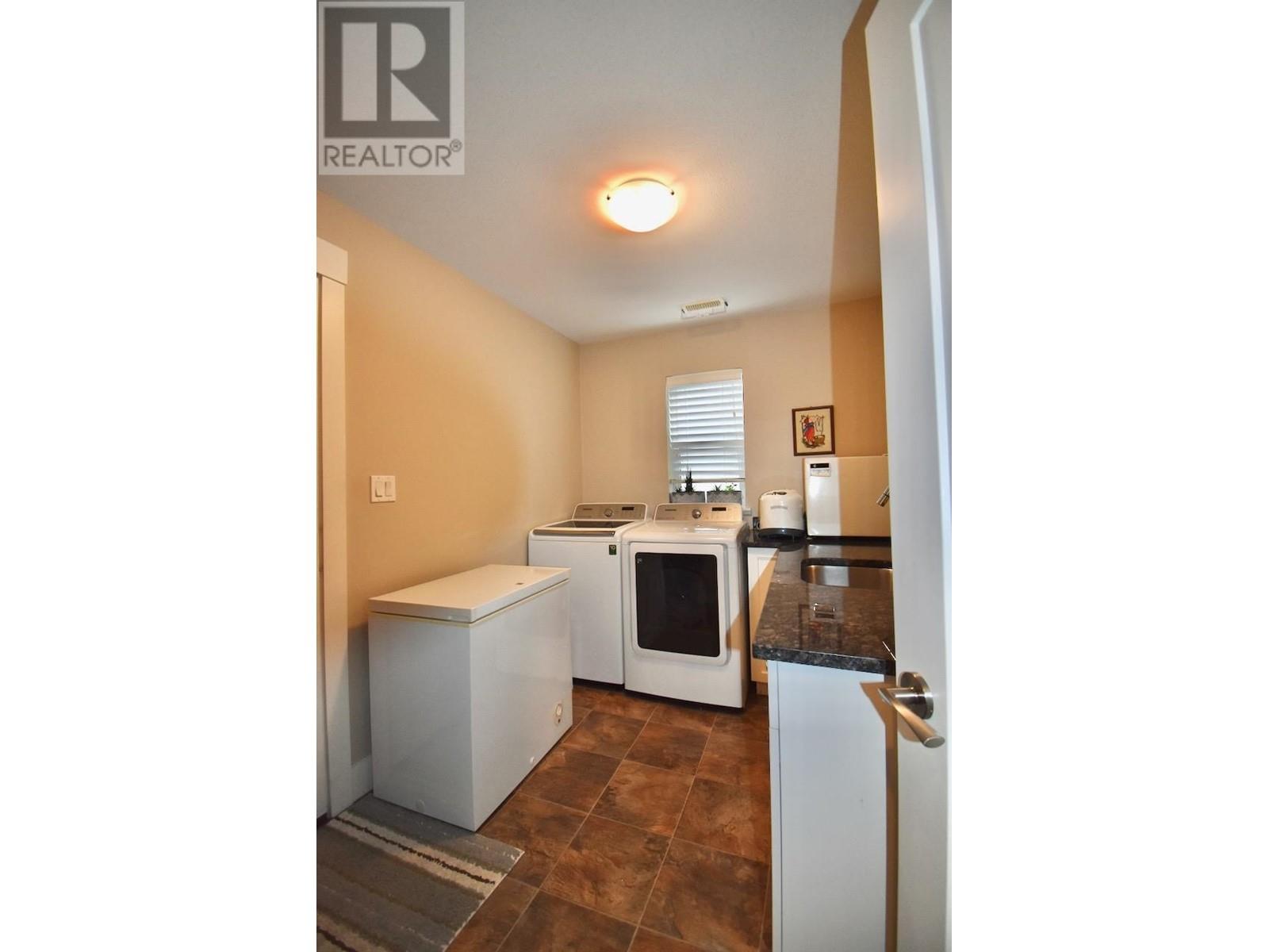 1047 Woodsworth Road, Gibsons, British Columbia  V0N 1V7 - Photo 17 - R2862595