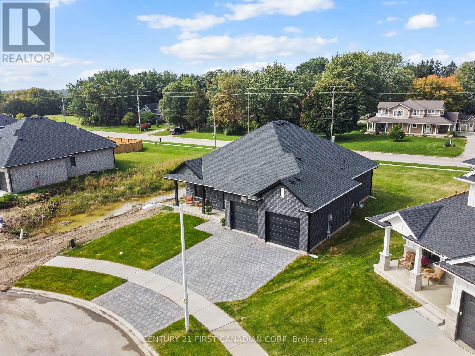 27 Spruce Cres, North Middlesex, Ontario  N0M 2K0 - Photo 17 - X8174614