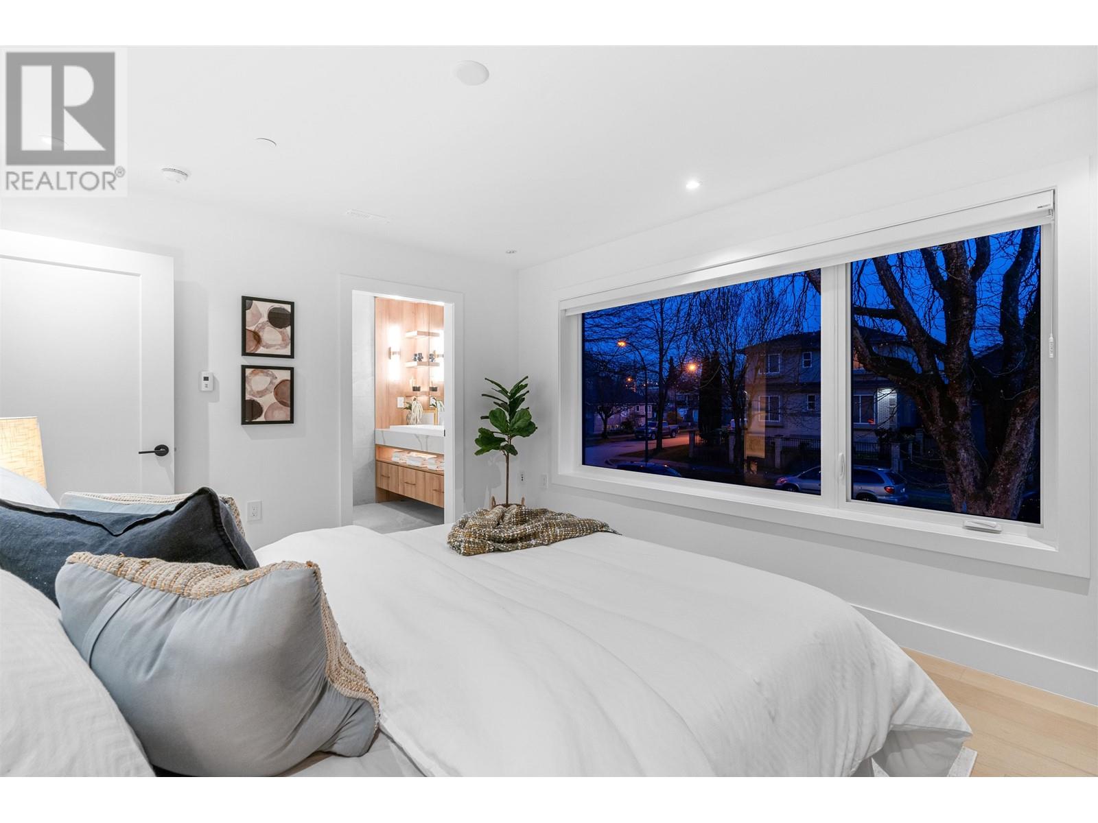 2587 Kitchener Street, Vancouver, British Columbia  V5K 3C7 - Photo 8 - R2863134