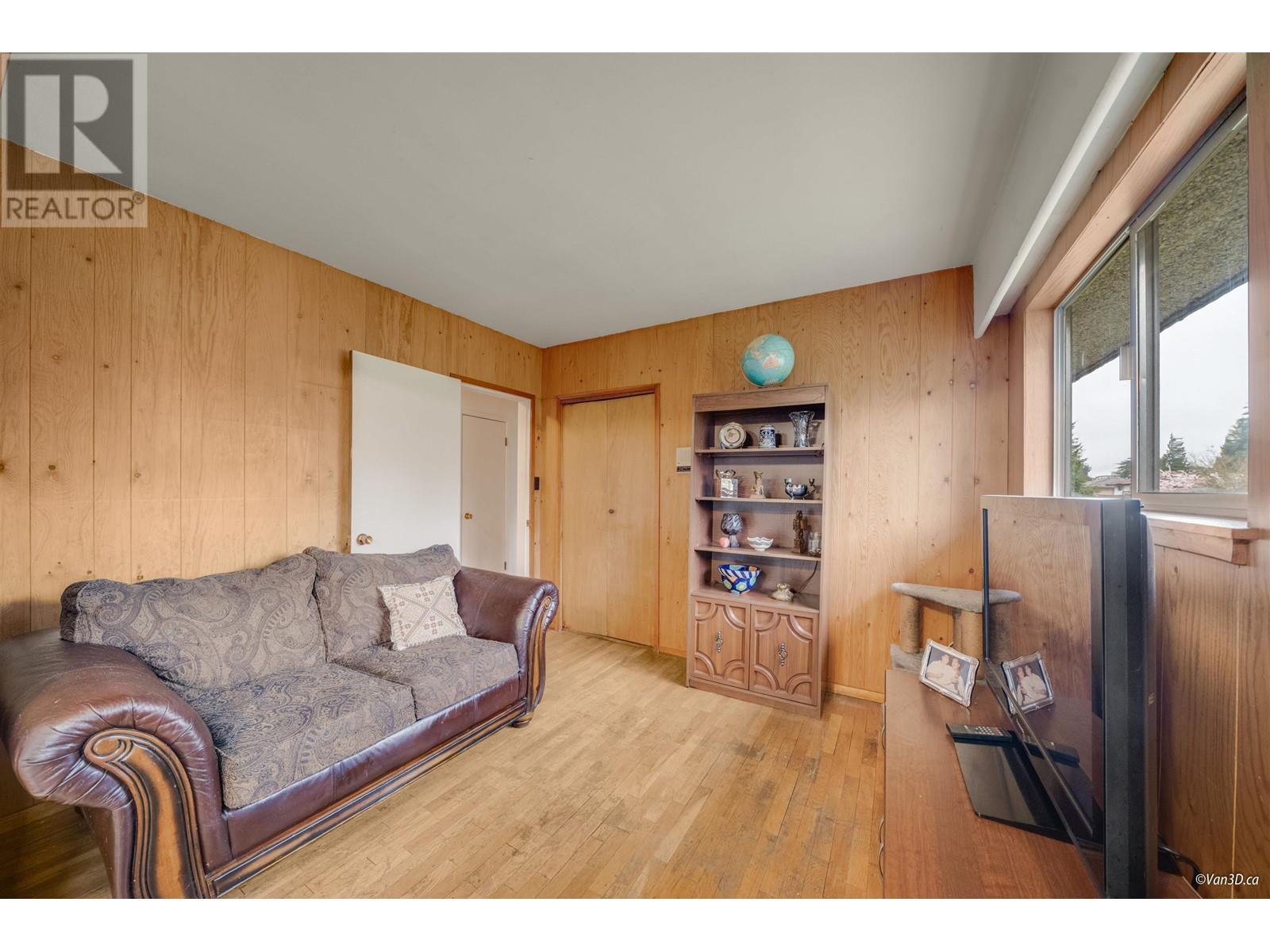 5375 Georgia Street, Burnaby, British Columbia  V5B 1V3 - Photo 13 - R2863089