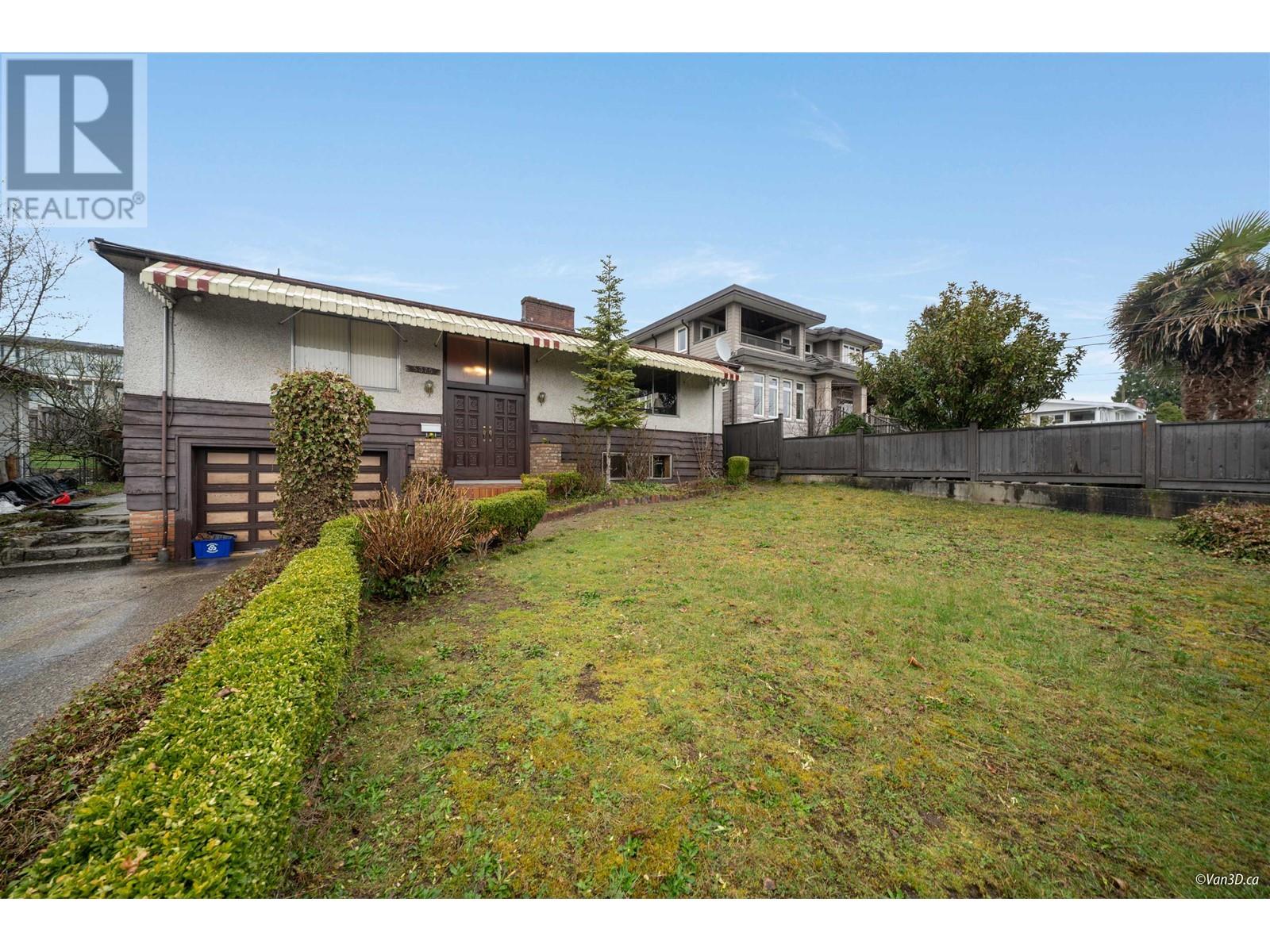 5375 Georgia Street, Burnaby, British Columbia  V5B 1V3 - Photo 2 - R2863089