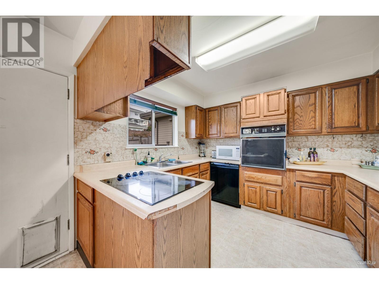 5375 Georgia Street, Burnaby, British Columbia  V5B 1V3 - Photo 4 - R2863089