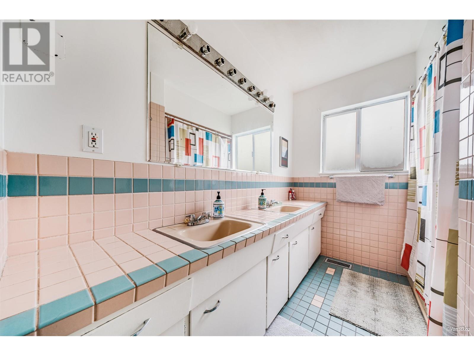 5375 Georgia Street, Burnaby, British Columbia  V5B 1V3 - Photo 7 - R2863089