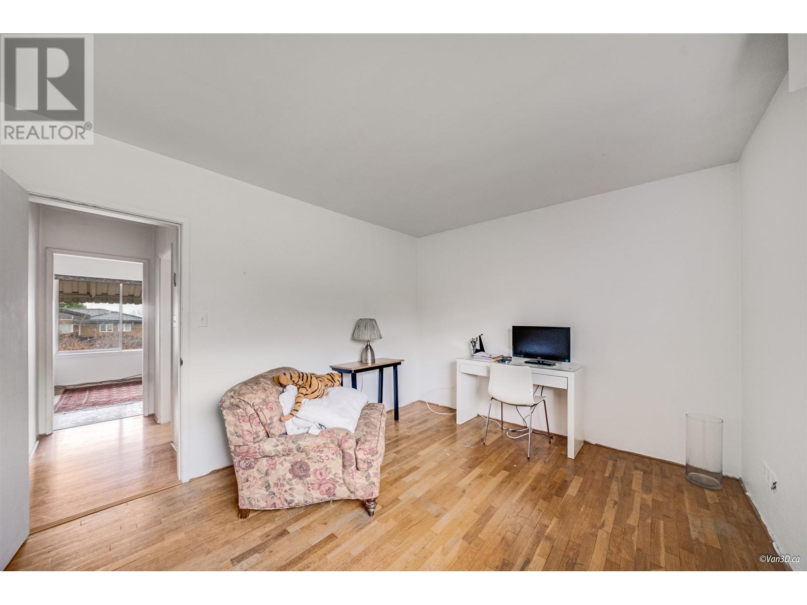 5375 Georgia Street, Burnaby, British Columbia  V5B 1V3 - Photo 8 - R2863089