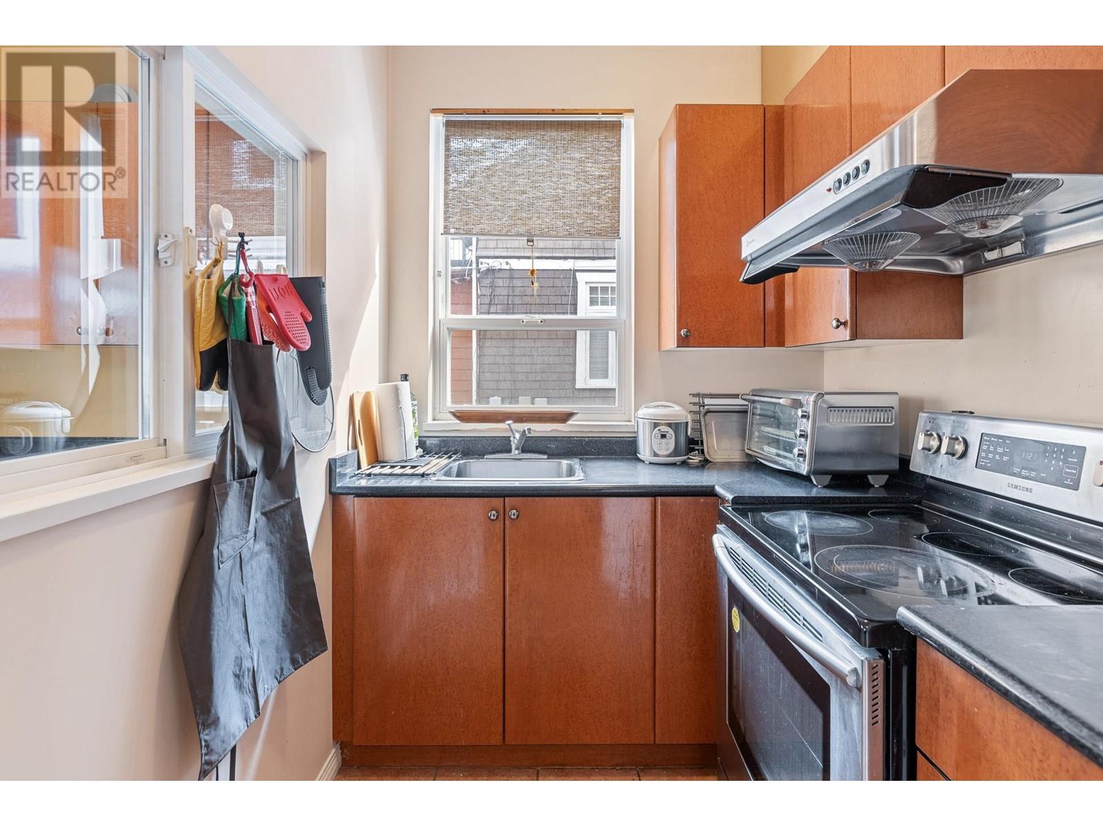 2575 W 10th Avenue, Vancouver, British Columbia  V6K 2J5 - Photo 13 - R2863097