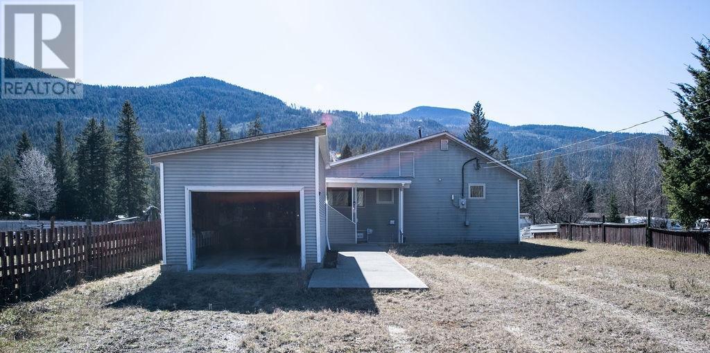 3076 Mccorvie Rd, Clearwater, British Columbia  V0E 3A0 - Photo 43 - 177411