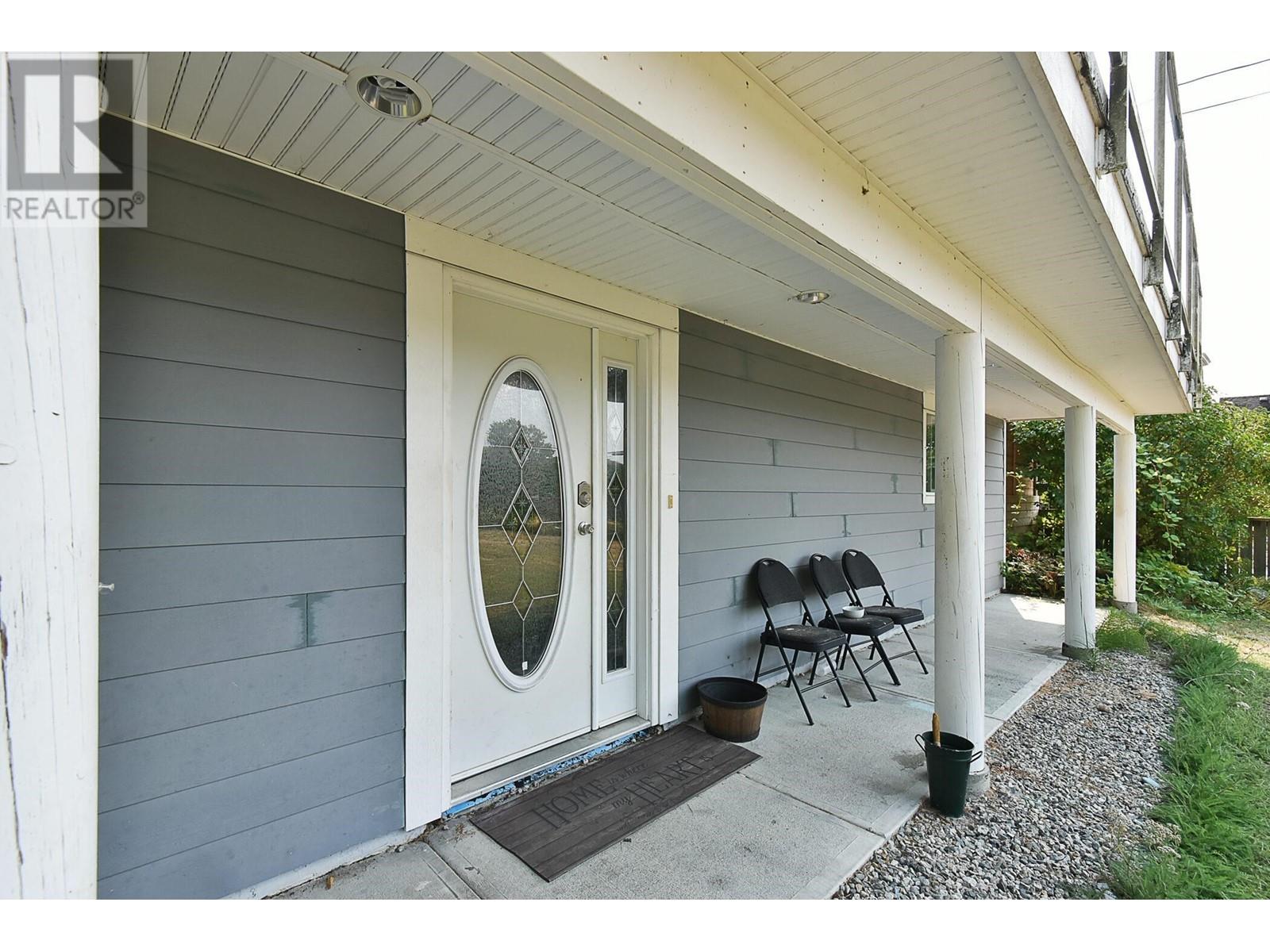 5724 Nickerson Road, Sechelt, British Columbia  V7Z 0M4 - Photo 1 - R2809549