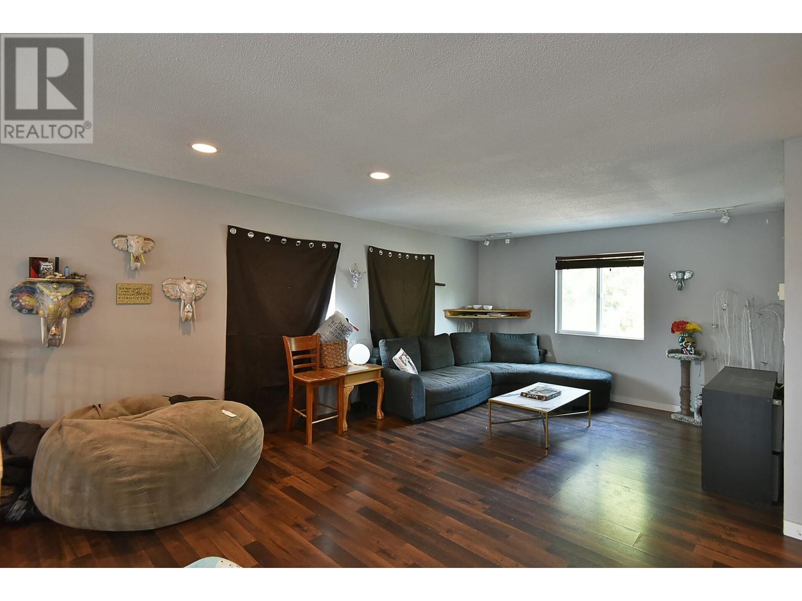 5724 Nickerson Road, Sechelt, British Columbia  V7Z 0M4 - Photo 15 - R2809549